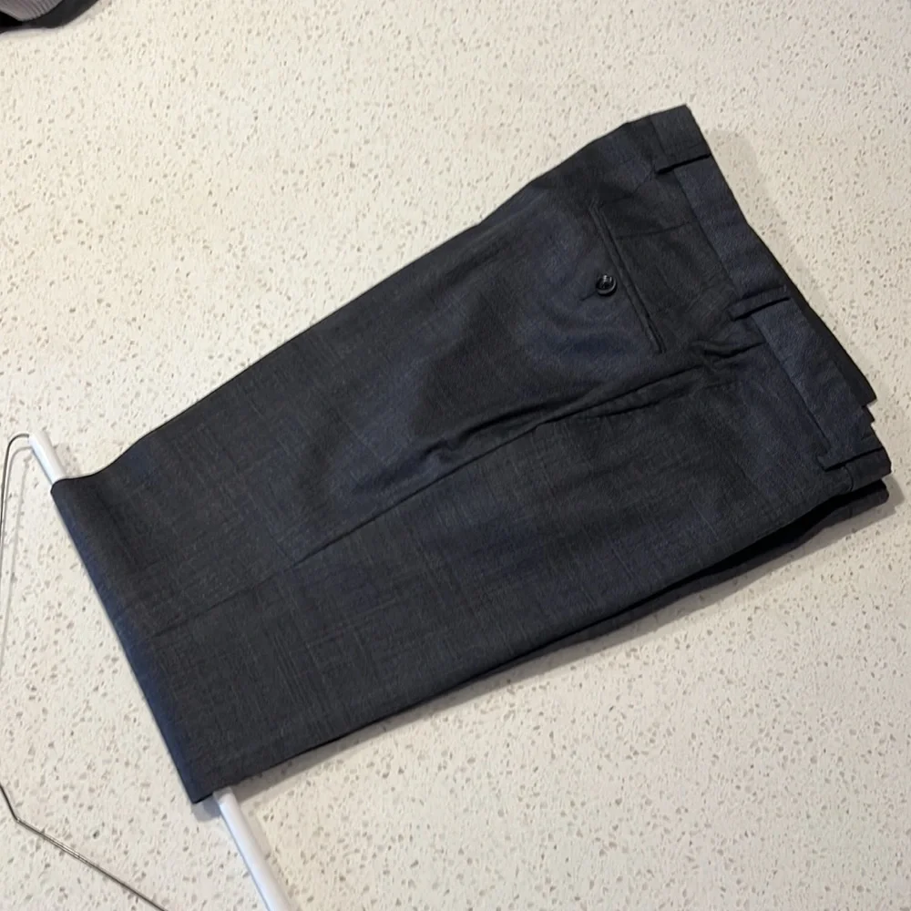 Hickey Freeman grey suit 42R | beautiful details - Picture 8 of 9